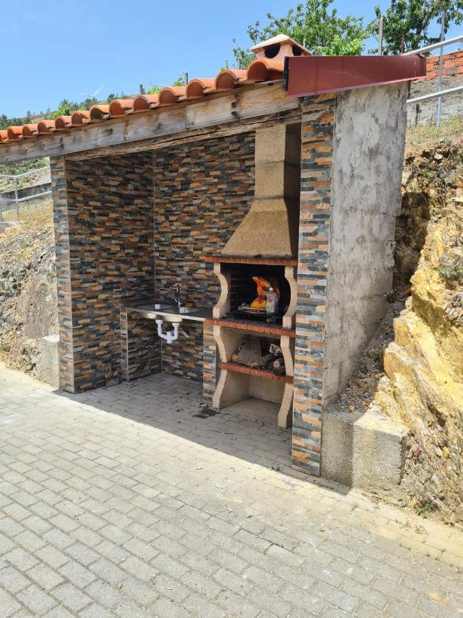 Casas Da Escola - "A Escola" - Meas Villa Pampilhosa da Serra Luaran gambar